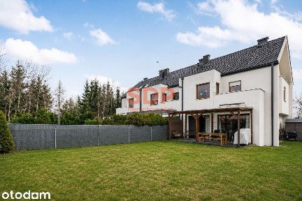 Bielany Wrocławskie| Garaż w bryle |Duży ogródek