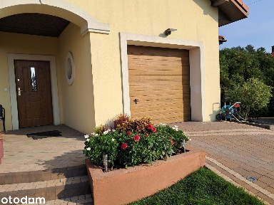 Dom wolnostojący z garażem i klimatyzacją
