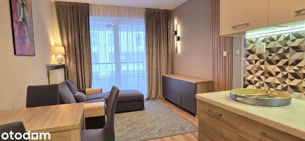 Przytulne, komfortowe z garażem, komórką lokatorską i balkonem