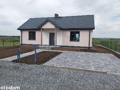 Nowy dom wolnostojący z 2 miejscami postojowymi, blisko Krakowa.