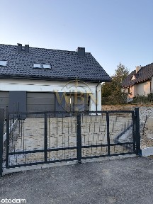 NOWOCZESNY DOM W ZABUDOWIE BLIŹNIACZEJ KRZYSZKOWICE GMINA MYŚLENICE