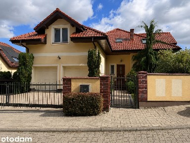 Przestrzeń do życia | Rodzinny dom z ogrodem na Redykajnach