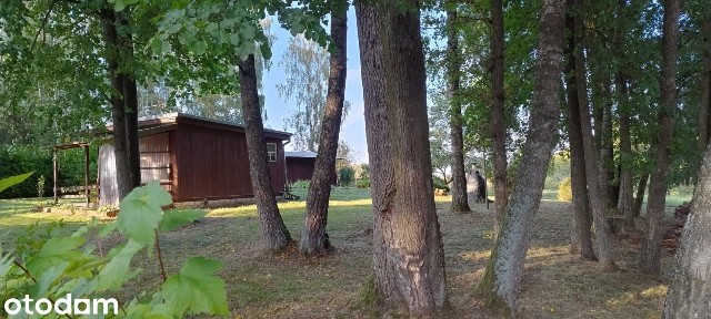 Dom letniskowy na sprzedaż z dużą działką.