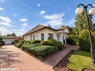 REZERWACJA Prywatna rezydencja wśród starodrzewia