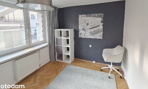 Kawalerka ścisłe CENTRUM - METRO, balkon, oddzielna kuchnia, winda.
