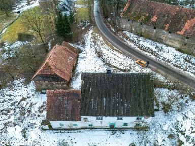 Urokliwy dom + budynki gospodarcze, Lwówek Śląski - Niwnice
