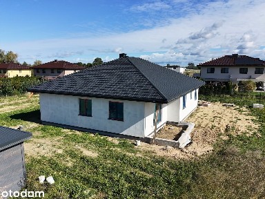 Dom wolnostojący z garażem blisko morza