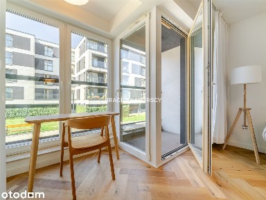 Kawalerka I piętro winda balkon garaż