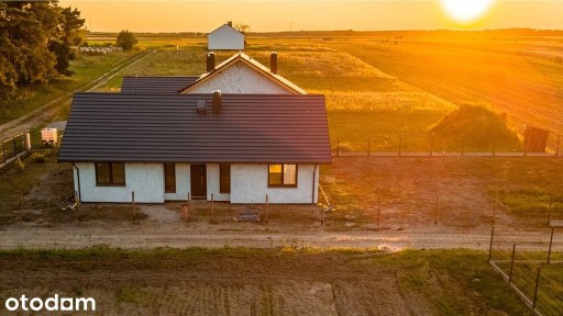 Dom parterowy przy lesie i jeziorze z dużą działką