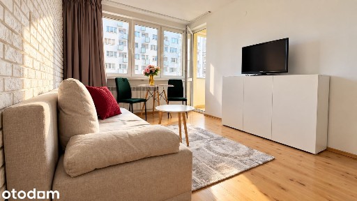 2 POKOJE | METRO Rondo ONZ | BALKON | WIDOK NA WIEŻOWCE | BEZ PROWIZJI
