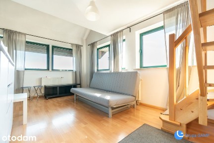 48m2 / Antresola / Garderoba