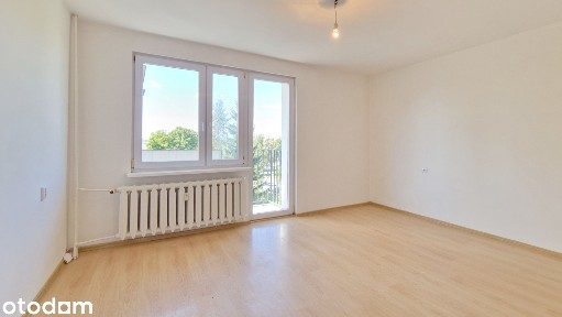 4 pokoje na Komuny Par., w ocieplonym bloku z balkonem i piwnicą