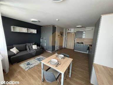 Kawalerka|tramwaj|parking|wszędzie blisko|balkon