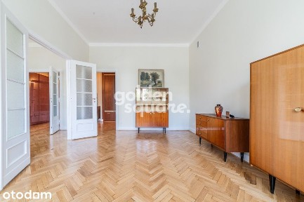 Przestronne 2 Pokoje w Zabytkowej Kamienicy!
