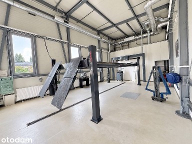 Serwis samochodowy z salonem 2900 M | Plac 2500 M