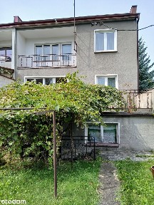 Dom w zabudowie bliźniaczej, budynek gospodarczy