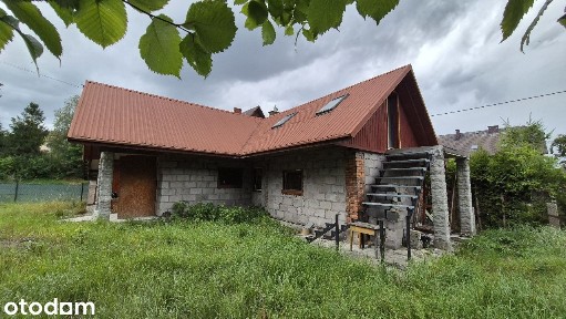 Dom wolnostojący z garażem w malowniczej okolicy