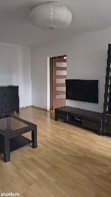 2 pokoje | Centrum | 46 m² | 1. piętro | Balkon | Winda | Umeblowane