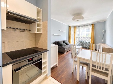 SMOLNA 13B, 2- pokojowe mieszkanie w świetnej lokalizacji ! Balkon ! Bez prowizji !