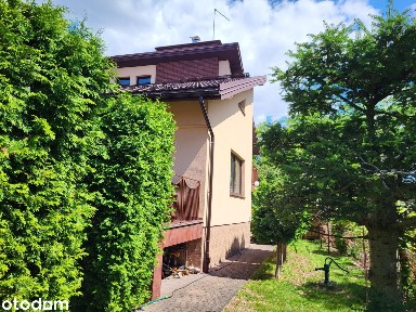 Przestronny dom rodzinny z ogrodem w doskonałej lokalizacji