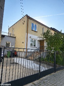 Ładny duży bliźniak 5 pokoi+ oddzielną kuchnią+ łazienką i piwnicą