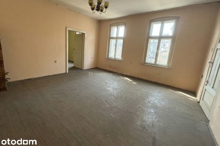 Przestronne mieszkanie w klimatycznej kamiennicy!