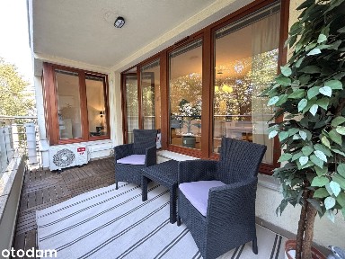 Cichy apartament z balkonem| Szucha Residence | duże miejsce postojowe