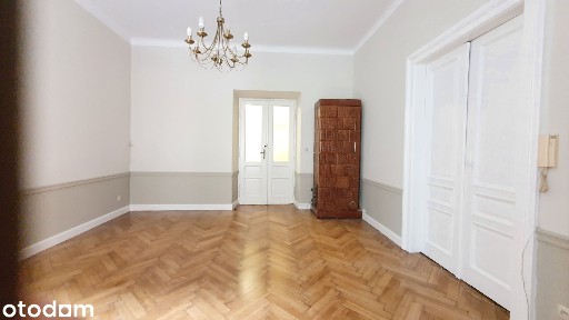 Lokal biurowy w klimatycznej kamienicy | Ścisłe Centrum | BEZPOŚREDNIO