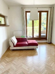 Elegancki dom wolnostojący w centrum Wesołej