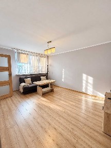 3 pokojowe słoneczne mieszkanie | osobna kuchnia | balkon | Morcinka 8/10 - 2500 zł!