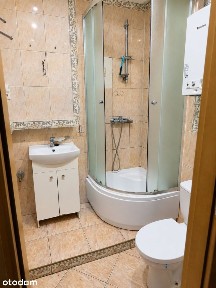 Wynajem 1600,-zł/m-c (z czynszem). Nieumeblowane