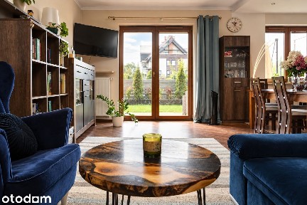 Przestrzeń i spokój w apartamencie w centrum miasta