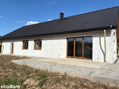 Dom parterowy z odbiorem budowlanym.