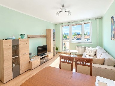 3 pokoje na 1. piętrze | Balkon, piwnica | Os. Sztabu Powstańczego