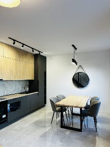 Dwupiętrowe mieszkanie 110m2, taras z ogrodem 120m2, domek ogrodowy