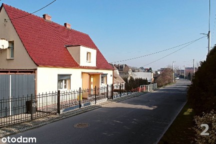 Krapkowice, dom jednorodzinny z dużą działką.