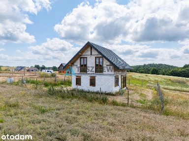Nowoczesny dom w Malinówkach.