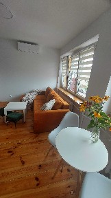 REZERWACJA Wynajmę bezczynszową kawalerkę 30 m² - umeblowana, klimatyzacja, światłowód, taras, ogród