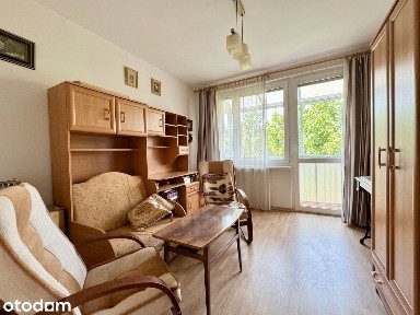 2 pokoje / osobna kuchnia z oknem / balkon / I piętro / piwnica