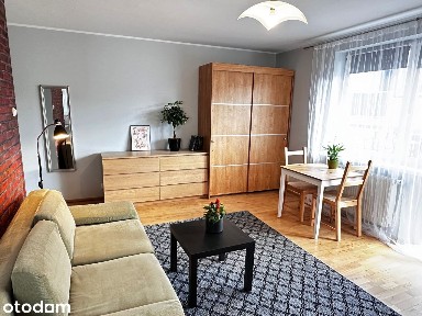 Duża kawalerka z balkonem, w spokojnej okolicy