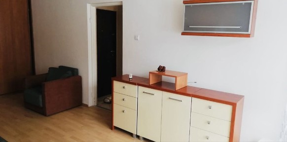 Kawalerka dostosowana dla osoby niepelnosprawnej Sikornik z podjazdem dla wózka