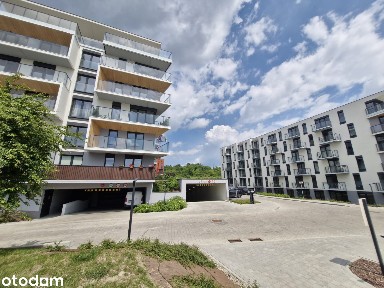 Przedostatnie piętro| Przestronny salon| Gotowe!| 3 minuty od tramwaju
