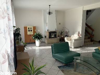 Przestronny dom 219,4 m2 z ogrodem i garażem / bezpośrednio