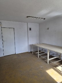 Atrakcyjny, funkcjonalny, duży, ustawny lokal pod usługi, biuro, produkcję, handel, magazyn, bądź inną formę działalności wedle potrzeb danego najemcy