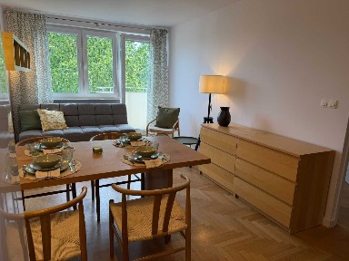 Gdynia Śródmieście | 2 pokoje | blisko SKM | balkon | winda | widok na zieleń | długoterminowo