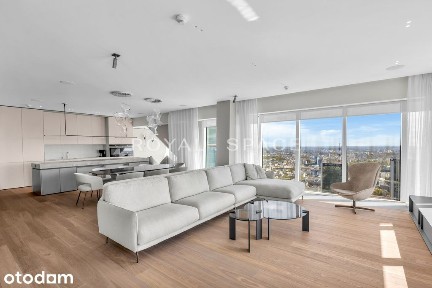 Złota 44 | Apartament z panoramicznym widokiem