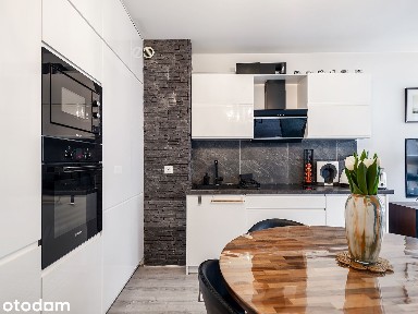 Klimatyczne 2 pokojowe mieszkanie z balkonem w topowej lokalizacji