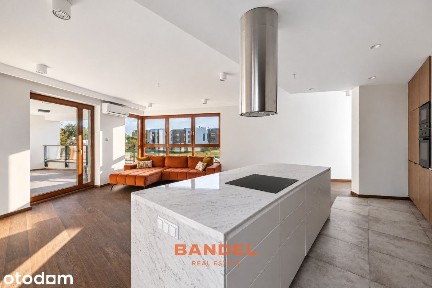 Świeżo wyremontowany apartament z dwoma balkonami