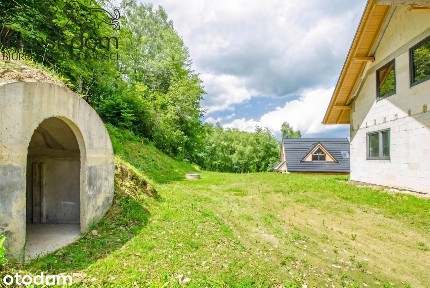 Dom pod lasem nad jeziorem Klimkówka, Beskid Niski