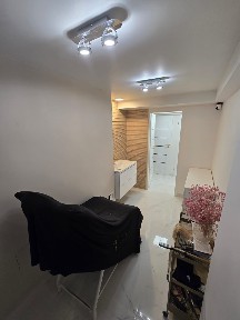 Pokój / stanowisko w salonie kosmetycznym / zabiegowy/wszystko w cenie